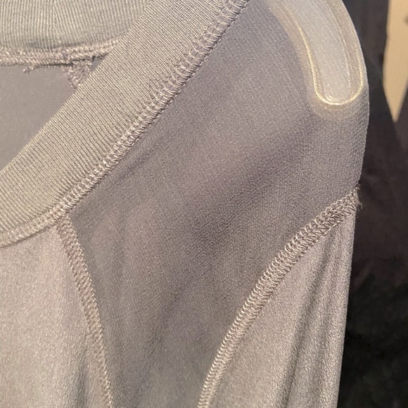 Chaser 100% silk sweatshirt. - Picture 3 of 4